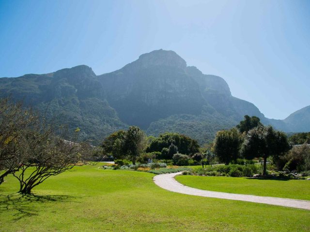 https://licioustravelwisata.com/wp-content/uploads/2018/08/post_capetown_04-640x480.jpg